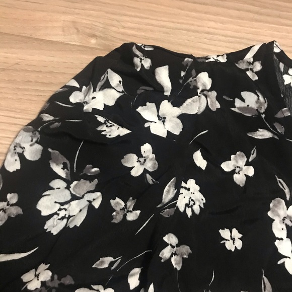 2/$30 Floral blouse - Picture 3 of 5